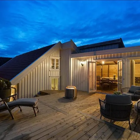 Idylliske Nordbyen - Brygga I Villa *